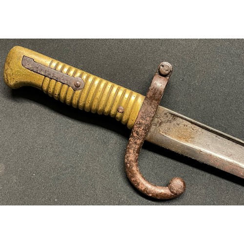 4050 - French 1866 Pattern Chassepot Bayonet with single edged fullered blade 574mm in length. Maker marked... 