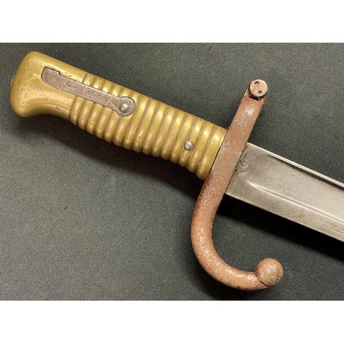 4060 - French 1866 Pattern Chassepot bayonet with single edged fullered blade 567mm in length. Maker marked... 