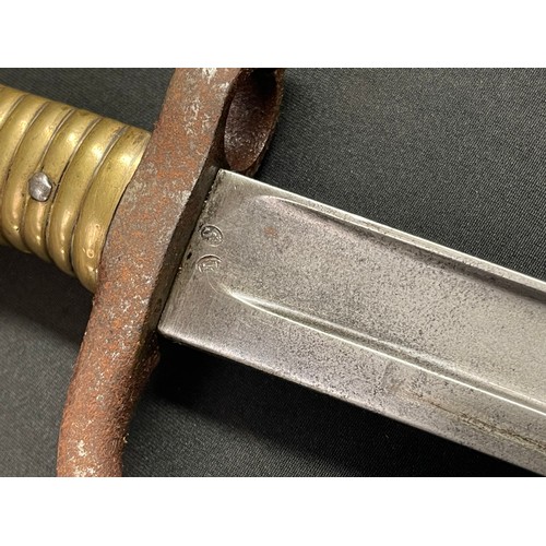 4060 - French 1866 Pattern Chassepot bayonet with single edged fullered blade 567mm in length. Maker marked... 