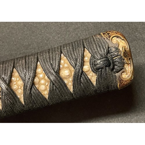 4065 - Japanese Wakizashi Short Sword with single edged blade 455mm in length. Hamon line is present. Signe... 