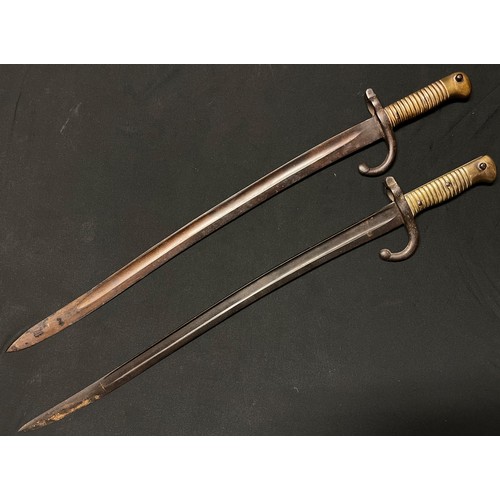 4068 - French 1866 Pattern Chassepot Bayonet with fullered single edged blade 565mm in length. Brass hilt w... 