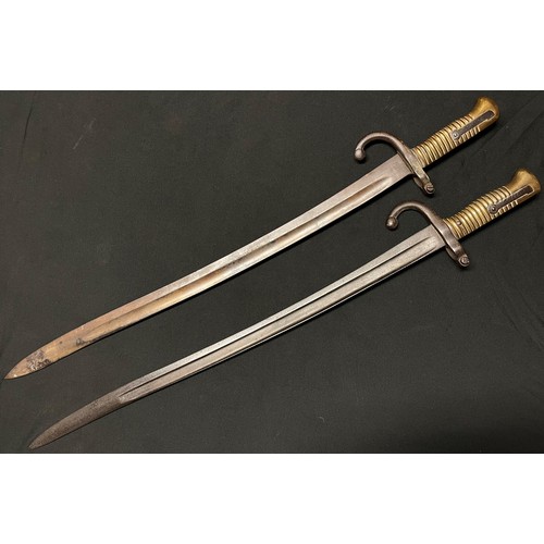 4068 - French 1866 Pattern Chassepot Bayonet with fullered single edged blade 565mm in length. Brass hilt w... 