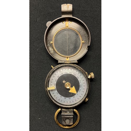 4082 - WW1 British Compass serial number 55663 along with WD Broad Arrow. Working order.  Complete in origi... 