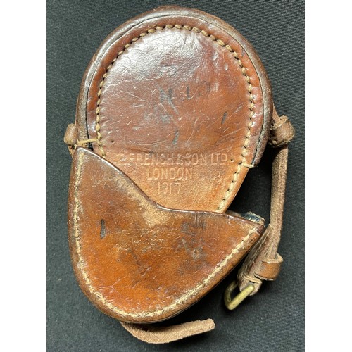 4082 - WW1 British Compass serial number 55663 along with WD Broad Arrow. Working order.  Complete in origi... 