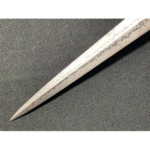 4086 - WW1 British Private Purchase Officers Fighting Knife with double edged blade 200mm in length. Maker/... 