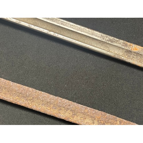 4094 - WW1 British 1907 Pattern Bayonets x 2: one in relic condition with scabbard: another without scabbar... 