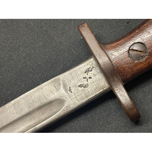 4098 - WW1 British 1907 Pattern Bayonet with single edged fullered blade 427mm in length, maker marked and ... 