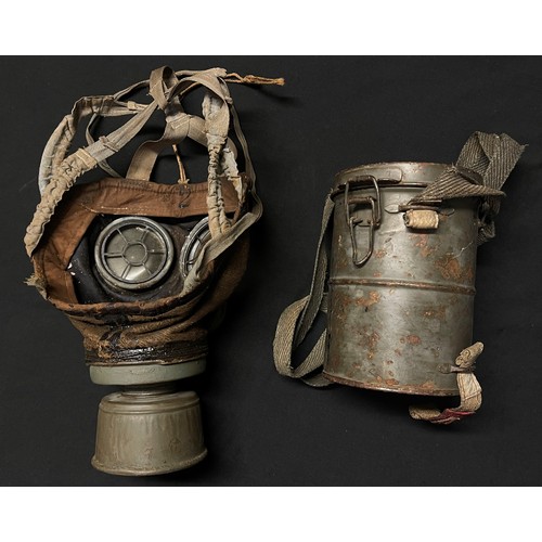 4119 - WW1 Imperial German Respirator, Lederschutzmaske, size 2 complete with all straps and in original fi... 