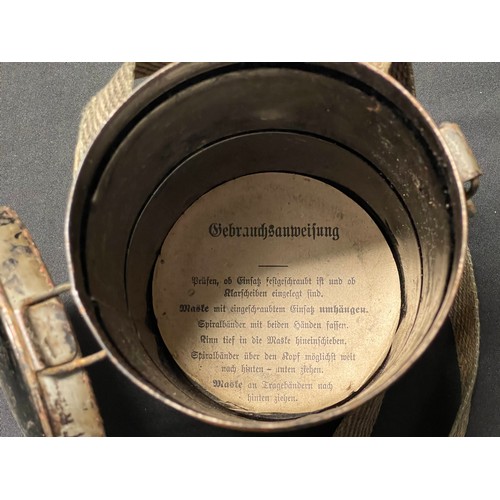 4119 - WW1 Imperial German Respirator, Lederschutzmaske, size 2 complete with all straps and in original fi... 