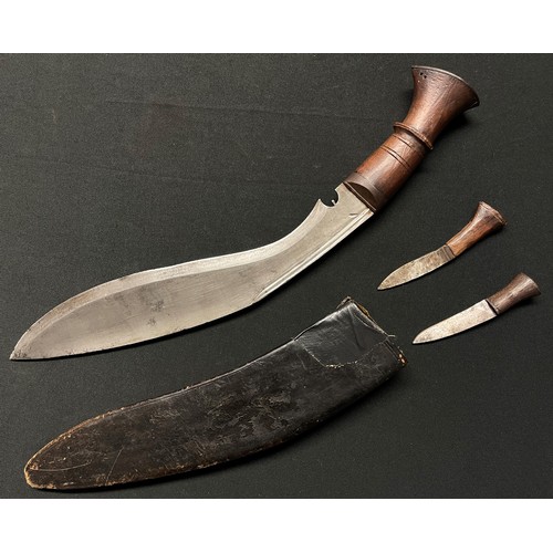 4157 - WW2 British Kukri Knife with single edged 315mm long blade. Edge of blade numbered 