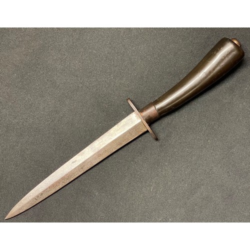 4181 - WW2 British Private Purchase FS Style knife with double edged blade 171mm in length. No markings. Ho... 