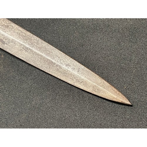 4181 - WW2 British Private Purchase FS Style knife with double edged blade 171mm in length. No markings. Ho... 