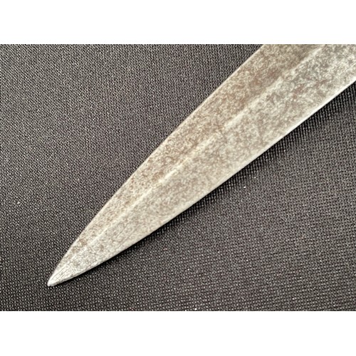 4207 - WW2 British Third Pattern Fairbairn Sykes Fighting Knife with double edged blade 179mm in length. Cr... 