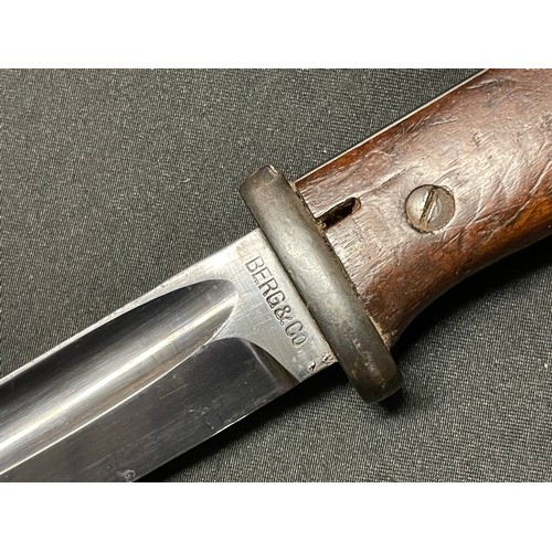 4242 - WW2 Third Reich K98 Bayonet with single edged fullered blade 250mm in length. Maker marked 