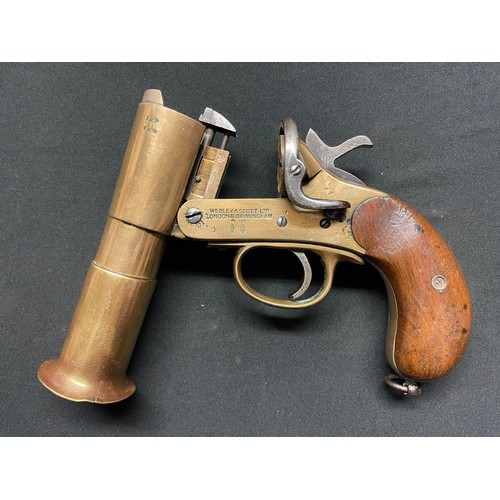 4308 - Deactivated British WW1 Webley & Scott Flare Pistol serial no 97431. Dated 1917. Barrel length 147mm... 