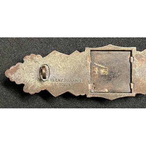 4350 - Reproduction Nahkampfspange in Bronze - Close Combat Clasp in Bronze. Maker marked 