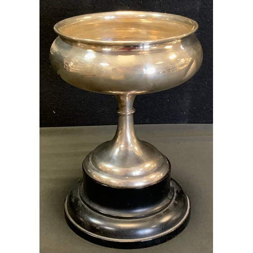 550 - A silver pedestal bowl, makers marks worn, Birmingham 1923, 13.61ozt