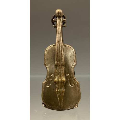 562 - A Victorian novelty souvenir vesta in the form of a violin, decorated with the Blackpool Tower, c.19... 