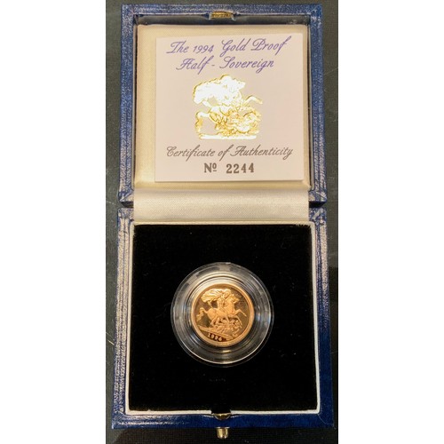 632 - Coins and tokens - Royal  Mint 1994 Gold proof half sovereign, 4 grams, in protective plastic capsul... 