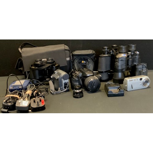 414 - Cameras - Fujifilm Finepix SL, with bag, Samsung Digital 1200x cam recorder, Sony Cyber -shot; Day a... 