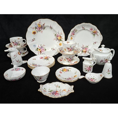 75 - A Royal Crown Derby posie pattern plate, side plates, tea cups and saucers, teapot etc (qty)