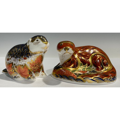 70 - A Royal Crown Derby paperweight, Riverbank Beaver, limited edition 4,012/5,000, hand signed in gold ... 