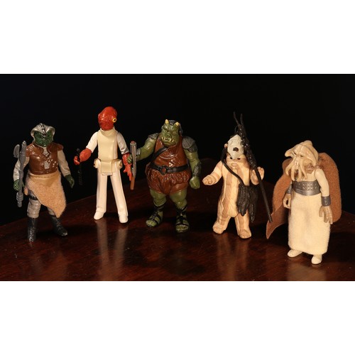 6179 - Star Wars 3¾ loose action figures, comprising Logray with weapon and accessories, Squid Head with ca... 