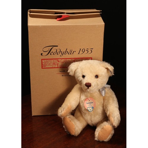 6192 - Steiff (Germany) EAN 408489 teddy bear 1953 replica, trademark 'Steiff' button to ear with black and... 