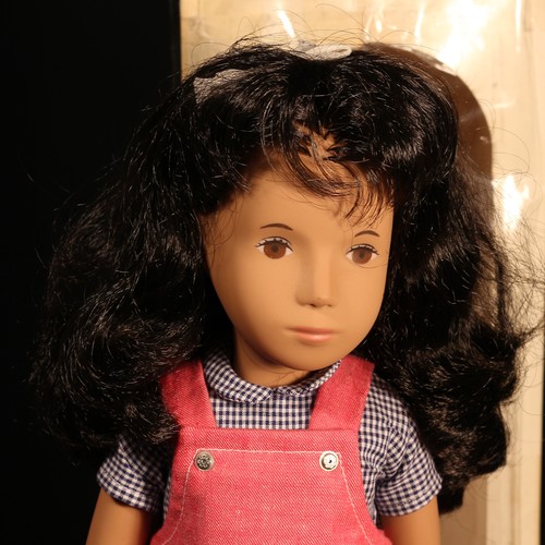 6214 - A Trendon Sasha Morgenthaler 111S Sasha brunette doll, wearing a blue and white Gingham shirt with r... 