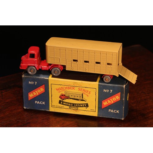 6231 - Matchbox Series Moko Lesney M-7 (No.7 Major Pack) cattle truck, red cab and chassis, tan box trailer... 