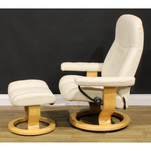 116 - An Ekornes Stressless chair, 101cm high, 77cm wide, the seat 53cm wide and 44cm deep; conforming foo... 