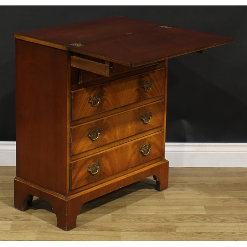 617 - A George III style mahogany bachelor’s chest, fold-over top above four long drawers, 77.5cm high, 63... 