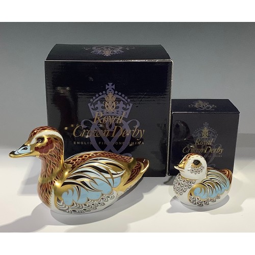 173 - An associated pair of Royal Crown Derby paperweights, Collectors Guild Duck and Collectors Guild Duc... 