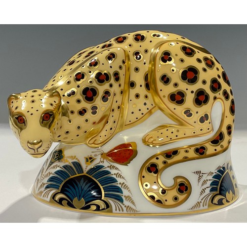 10 - A Royal Crown Derby paperweight, Savannah Leopard, Endangered Species range, commissioned by Sinclai... 