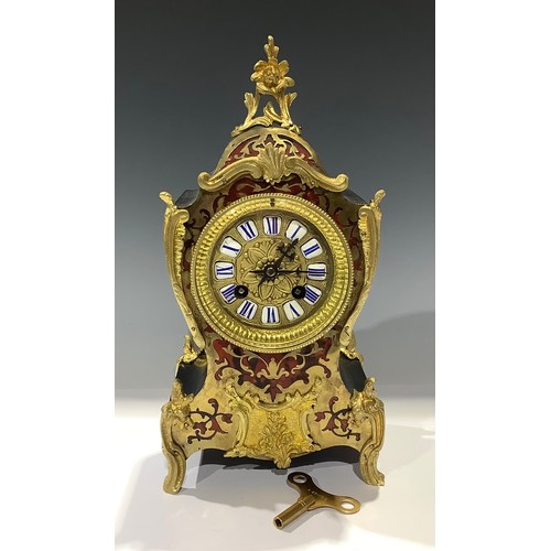 45 - A Mappin and Webb Boulle style mantel clock, twin train, striking on a gong, 31cm, key and pendulum