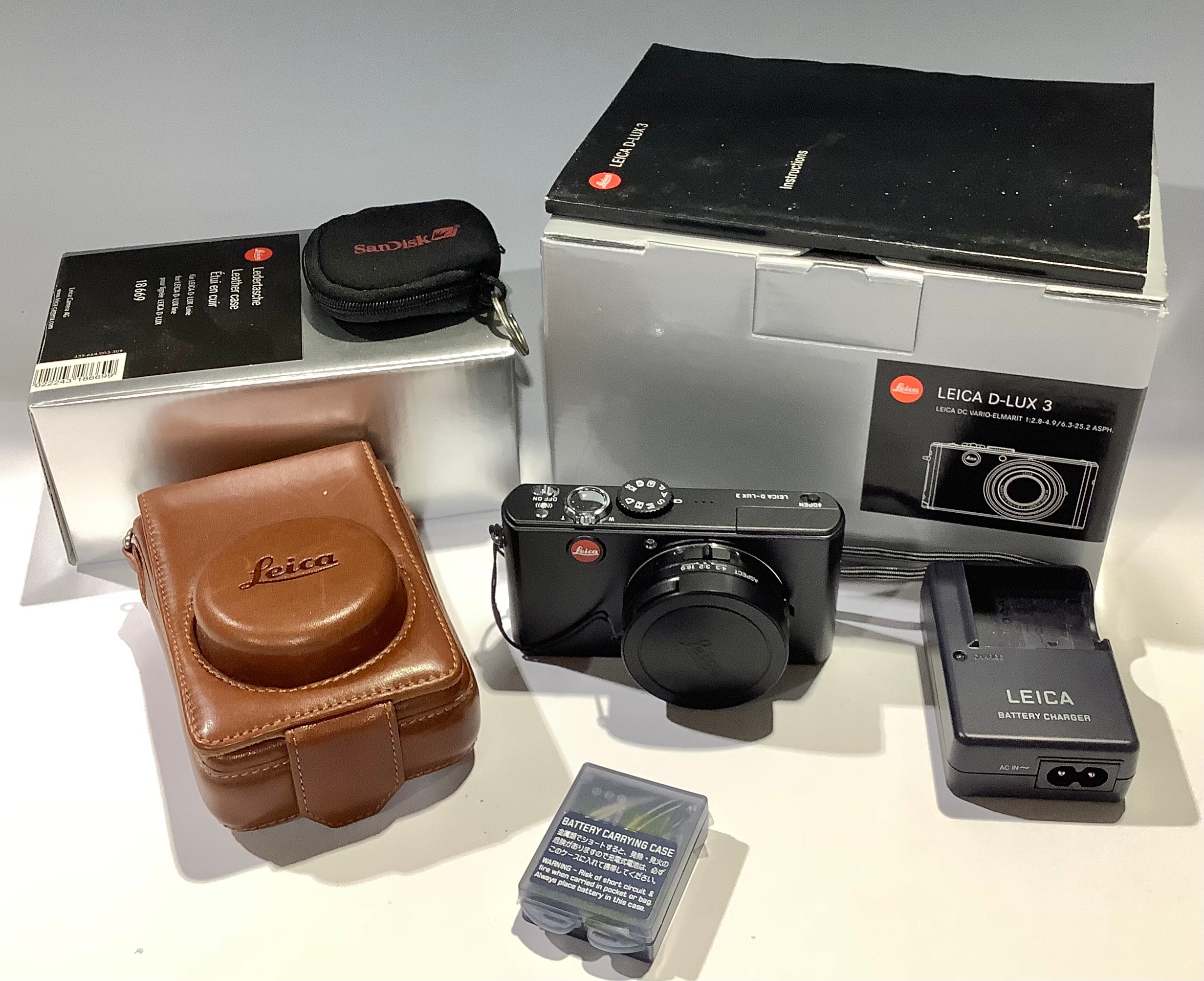 A Leica DLux 3 digital camera, 18 302 version, serial number 3171248