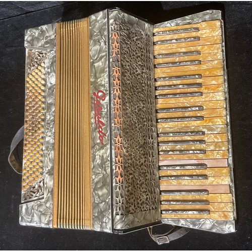 324 - Musical Instruments - a Geraldo piano accordian, mid 20th century