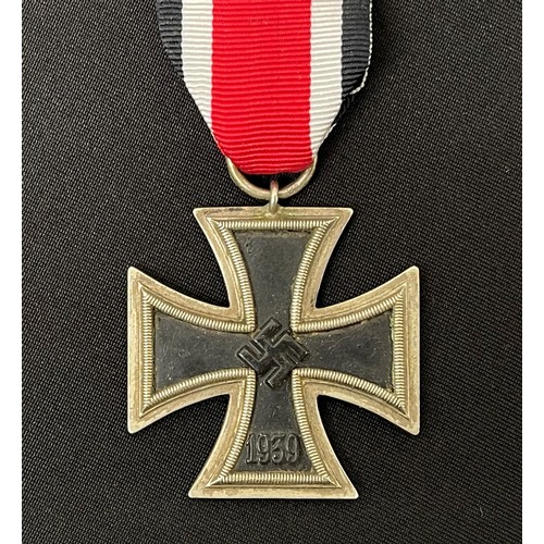 2035 - WW2 Third Reich Eisernes Kreuz 2. Klasse. Iron Cross 2nd class 1939. Ring is maker marked 