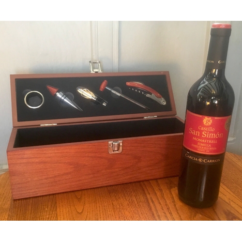16 - Wines and Spirits - a wine set gift box with collar, stopper, pourer, thermometer and waiter’s frien... 