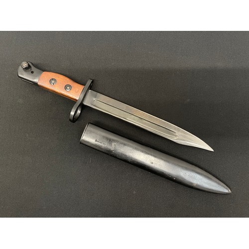 2111 - WW2 British No 5 Jungle Carbine Bayonet with fullered Bowie style blade 199mm in length. No markings... 