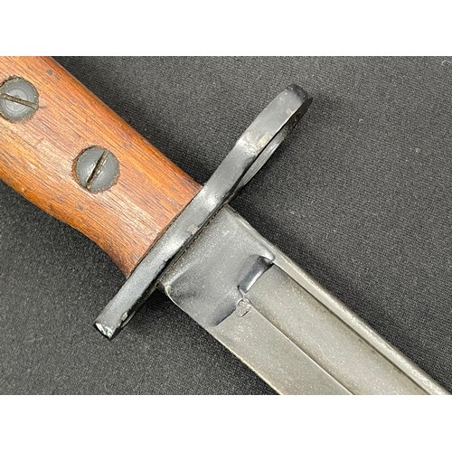 2111 - WW2 British No 5 Jungle Carbine Bayonet with fullered Bowie style blade 199mm in length. No markings... 