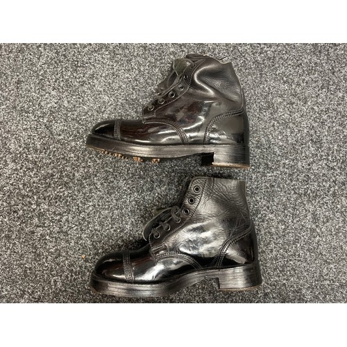 2239 - Pair of British Army Ammo Boots. Size 6. Very good condition with full set of hob nails and toe and ... 