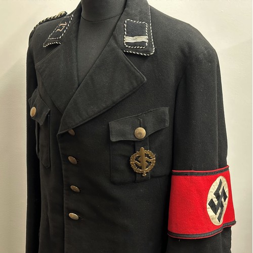 2163 - WW2 Third Reich M32 Allgemeine SS Dienstrock Service Dress Jacket. The jacket is complete with all o... 