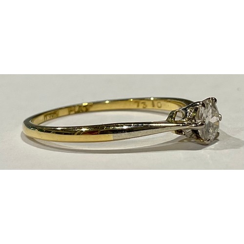 564 - An 18ct gold diamond solitaire ring, round brilliant cut diamond, six claws, raised tapered shoulder... 