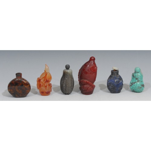 174 - A Chinese red glass snuff bottle, as a fish, 9.5cm high; others (6)