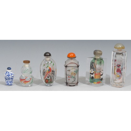 163 - A Chinese octagonal glass snuff bottle, inside painted with figures, 10cm high; others (6)