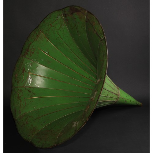 750 - A large early 20th century green tinplate phonograph horn, with suspension hook, 57cm diameter, 63.5... 