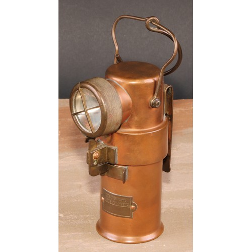 620 - Mining Interest - a steel and brass miner's lamp, by E Thomas & Williams Ltd, Makers, Aberdare, bras... 