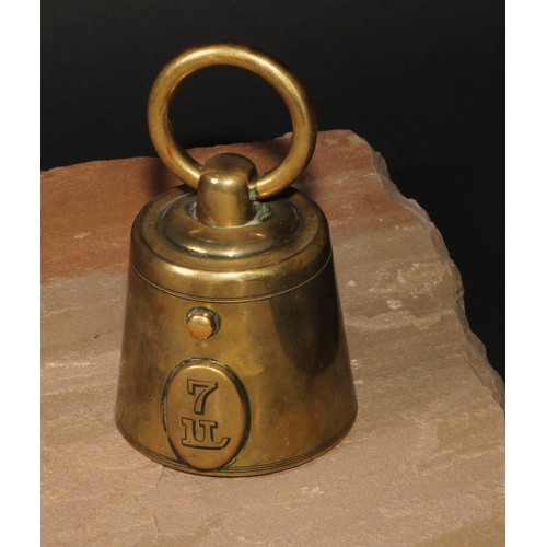 390 - A Victorian lacquered brass novelty inkwell, as a 7lb bell weight, hinged cover, 10cm high, c.1870