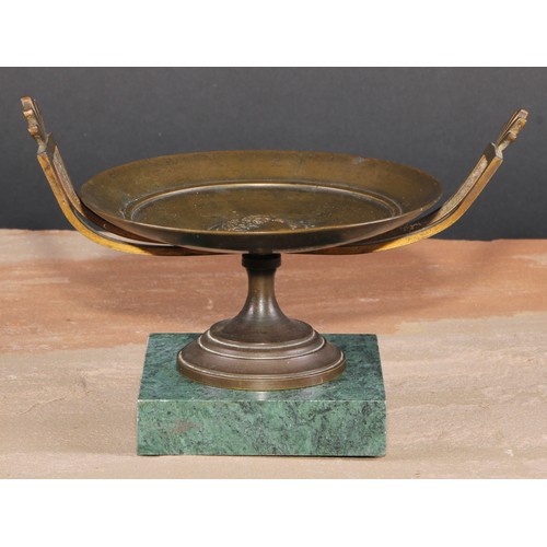 210 - A French bronze saucer shaped tazza, in the Grand Tour taste, centred by a portrait roundel after th... 